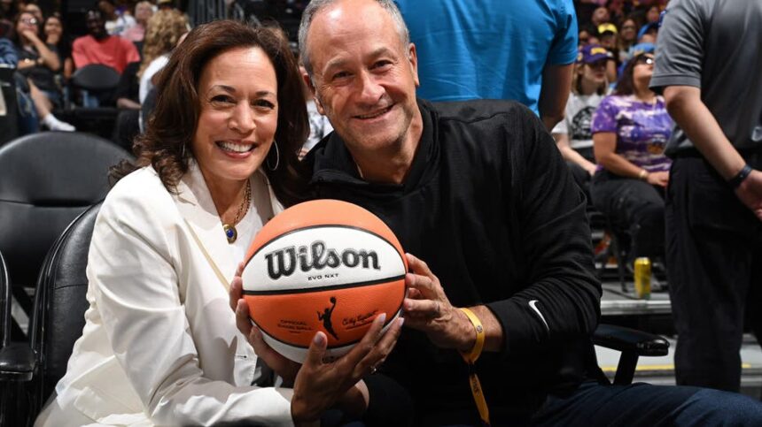 Kamala Harris attends Los Angeles Sparks game, gives an insufferable, uninspiring speech to the team